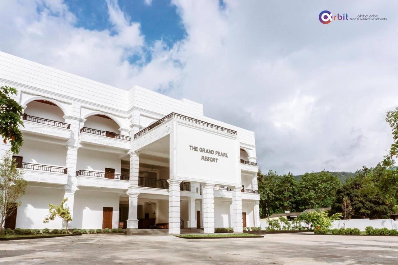 The Grand Pearl Resort Monaragala Exterior foto