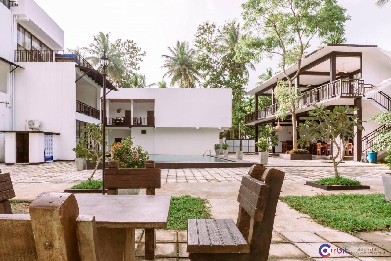 The Grand Pearl Resort Monaragala Exterior foto
